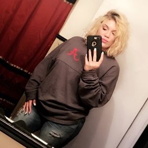 Meet your Posher, Courtney